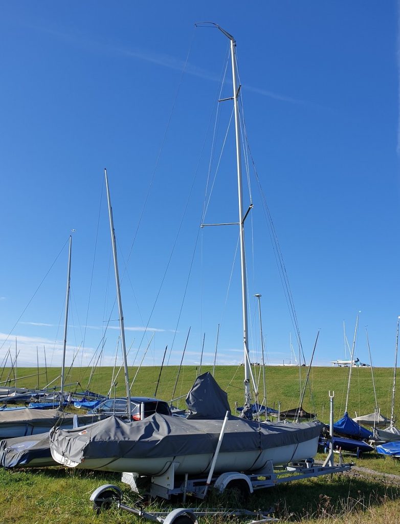 Boat full height with cover